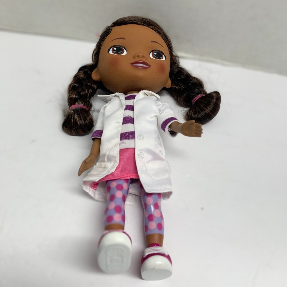 Doc McStuffins Doll Talking 11 in Tall Figure Removeable Clothes